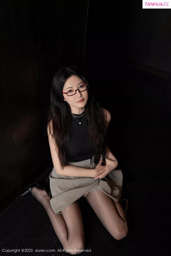 鱼子酱fish  [XiuRen]高清写真图 2025.04.30 No.10231 鱼子酱Fish 印尼旅拍第7张图片